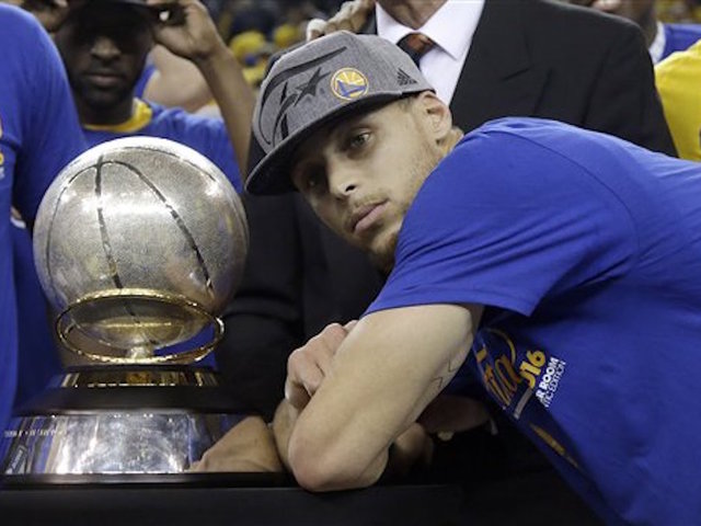 Curry, Warriors stun Thunder to reach NBA Finals