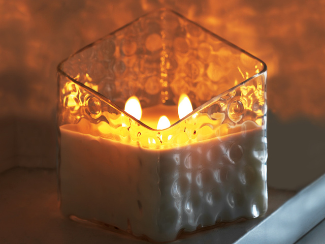 Yankee Candle recalls 31,000 candles due to glass cracking