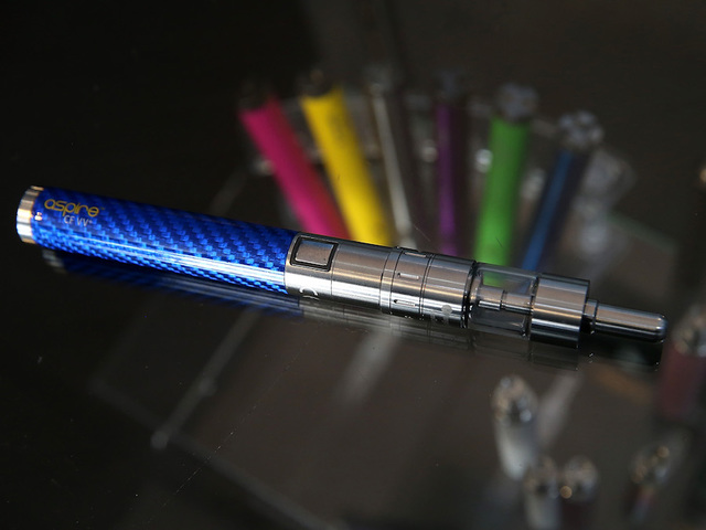 Teen develops 'wet lung' after vaping for just 3 weeks